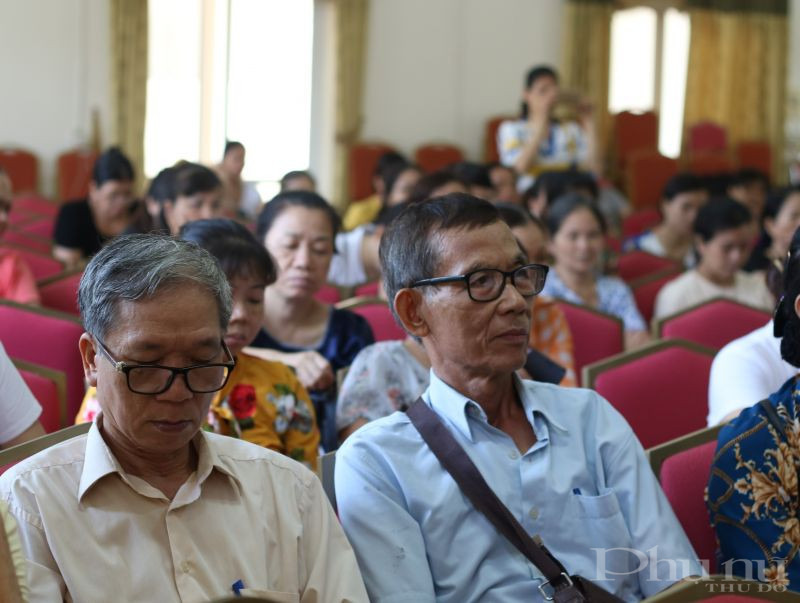 Lớp bồi dưỡng còn thu hút cả các bác nam giới cũng tham gia