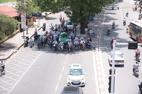 Sắp bước vào những ngày đỉnh điểm nắng nóng tại Hà Nội - ảnh 1