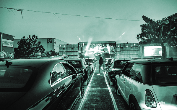 Hàng trăm chiếc xe tham gia hộp đêm