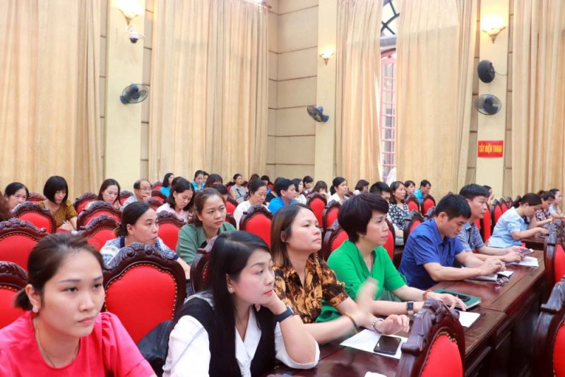 Đông đảo cán bộ công chức viên chức và người lao động tham dự buổi giao lưu