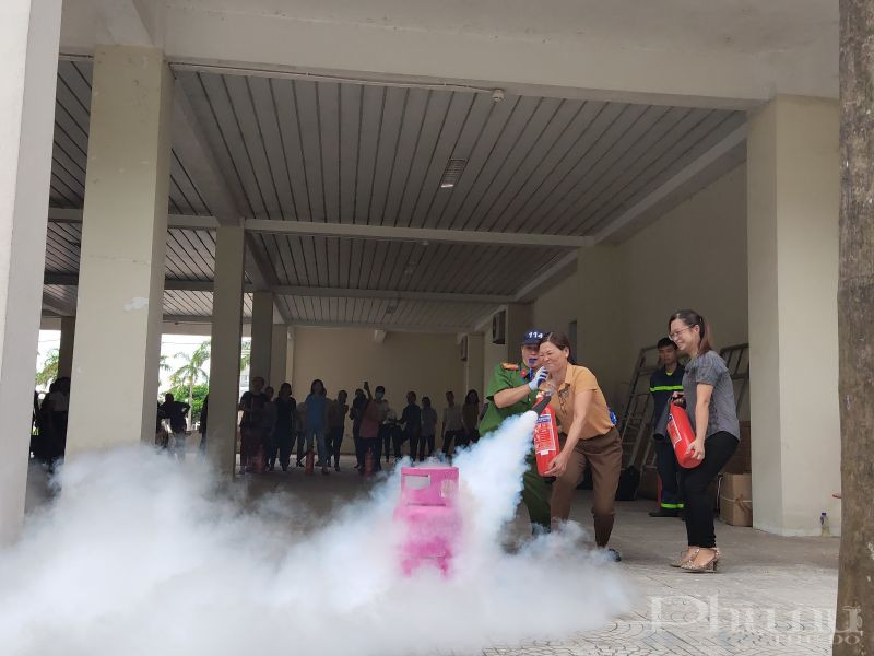 Nhiều chị em cán bộ hội viên đều cho rằng lớp tập huấn  do Hội tổ chức đã giúp chị em nâng cao hiểu biết, kỹ năng về PCCC , sau khóa tập huấn chị em tiếp tục tuyên truyền tới cán bộ hội viên tại các chi hội hiểu hơn về ý nghĩa tầm quan trọng trong công tác phòng cháy và chữa cháy Nhiều chị em cán bộ hội viên đều cho rằng lớp tập huấn  do Hội tổ chức đã giúp chị em nâng cao hiểu biết, kỹ năng về PCCC , sau khóa tập huấn chị em tiếp tục tuyên truyền tới cán bộ hội viên tại các chi hội hiểu hơn về ý nghĩa tầm quan trọng trong công tác phòng cháy và chữa cháy