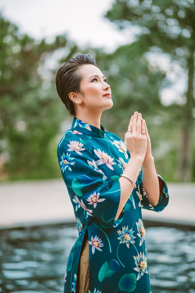 Bộ ảnh thể hiện hình ảnh Cao Thùy Dương ở nhiều giai đoạn khác nhau của cuộc đời