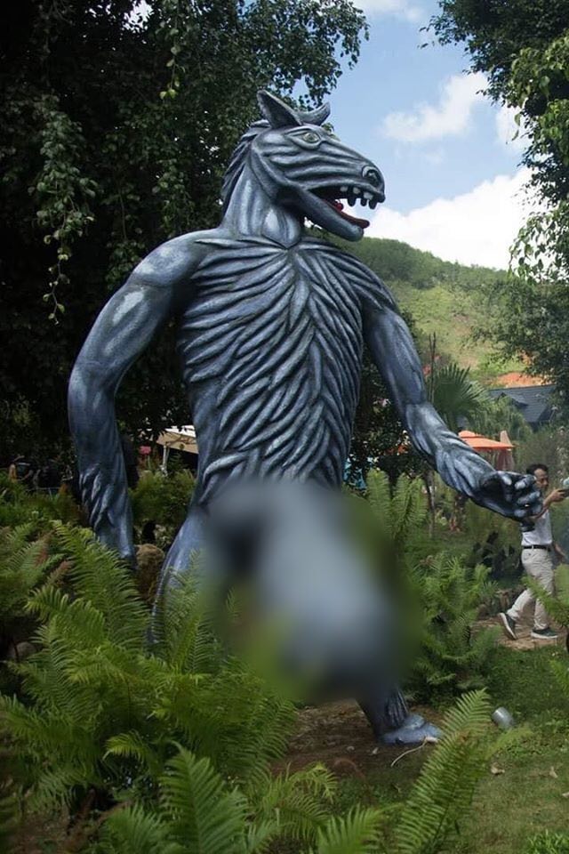 Những hình ảnh này không chỉ ảnh hưởng đến thẩm mỹ, làm vấy bẩn tâm hồn trẻ thơ mà trên cả còn không phù hợp với văn hóa đậm chất Á Đông như Việt Nam - Diễn viên Lan Phương bày tỏ