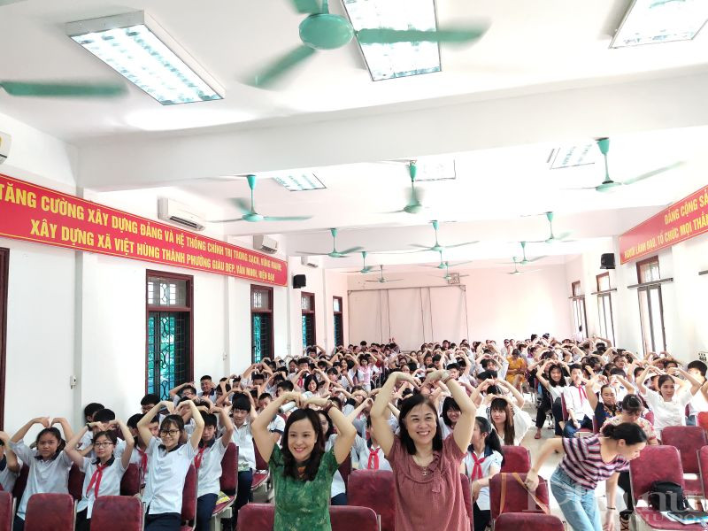 Buổi truyền thông là một trong những hoạt động hưởng ứng năm  Buổi truyền thông là một trong những hoạt động hưởng ứng năm