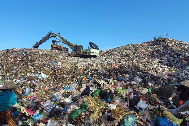 Cần thêm nhà máy xử lý rác thải.