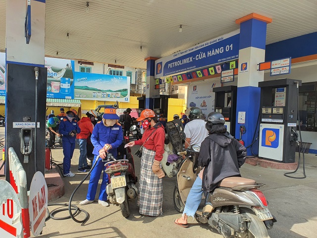 Trạm xuất bán sản phẩm bằng đường bộ của NMLD Dung Quất.