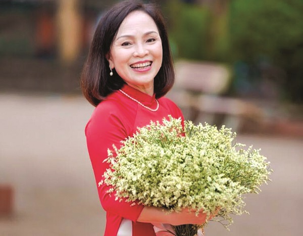 C&ocirc; gi&aacute;o Nguyễn Thị Minh Hải: D&ugrave; ở vị tr&iacute; c&ocirc;ng t&aacute;c n&agrave;o cũng lu&ocirc;n hết l&ograve;ng v&igrave; học sinh th&acirc;n y&ecirc;u.