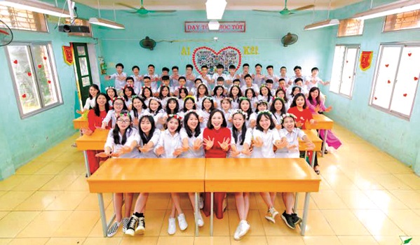 C&ocirc; gi&aacute;o Minh Hải lu&ocirc;n được đồng nghiệp, c&aacute;c thế hệ học tr&ograve; tin y&ecirc;u