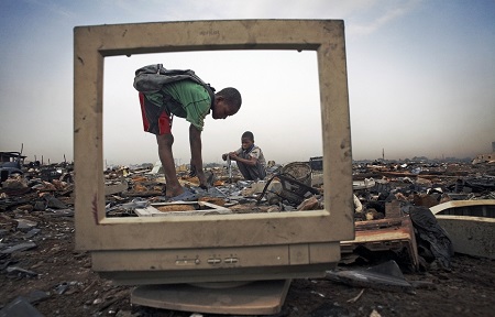Rác thải điện tử toàn cầu tăng ‘chóng mặt’ - ảnh 1