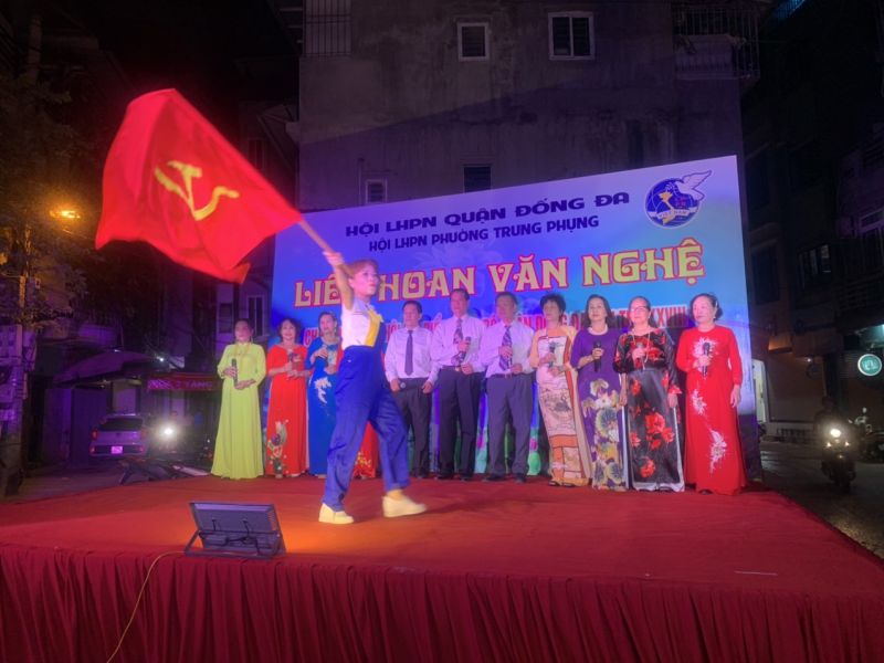 Tiết mục văn nghệ của phường Trung Phụng Tiết mục văn nghệ của phường Trung Phụng