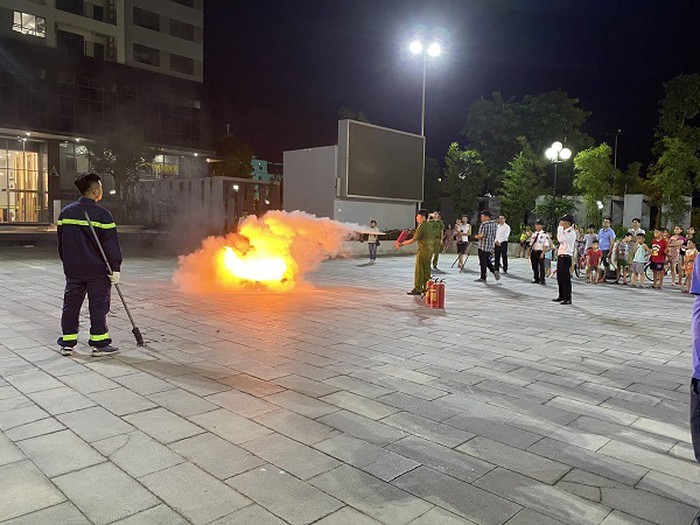 Tập huấn PCCC cho người dân.