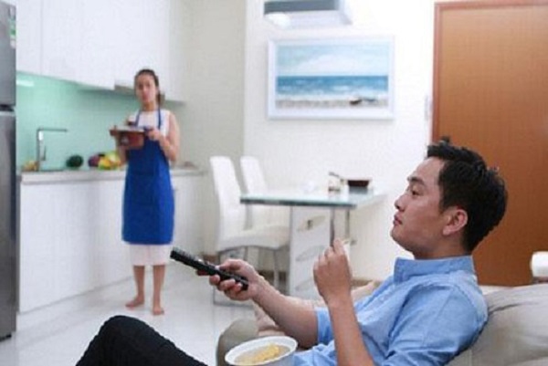 Quên dạy con học cách làm chồng - ảnh 1