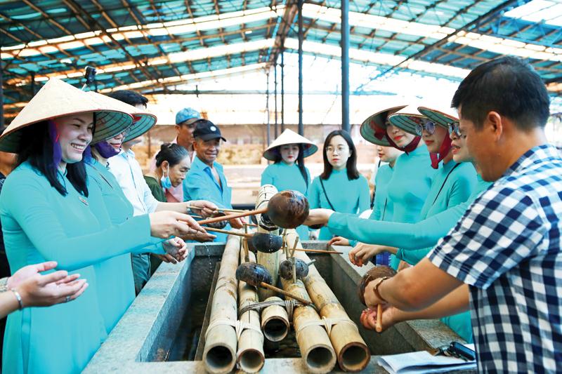 Hà Nội cần lựa chọn điểm đến nổi bật để ứng dụng công nghệ thông tin, kích cầu du lịch nội địa.