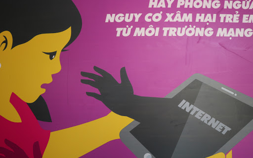 Hãy phòng ngừa những nguy cơ xâm hại trẻ em trên môi trường mạng  từ khi trẻ bắt đầu tiếp cận Internet