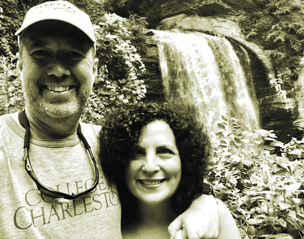 Bà Deborah Cohan đã yêu ông Mike Robertson ngay từ cái nhìn đầu tiên