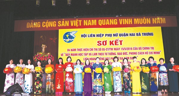 Hội LHPN quận Hai Bà Trưng tổ chức Hội thi mô hình “Nuôi lợn nhựa tiết kiệm”