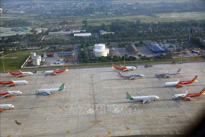 Huy động tối đa các chuyến bay đi, đến Đà Nẵng để giải tỏa hành khách. Ảnh: Huy Hùng/TTXVN.