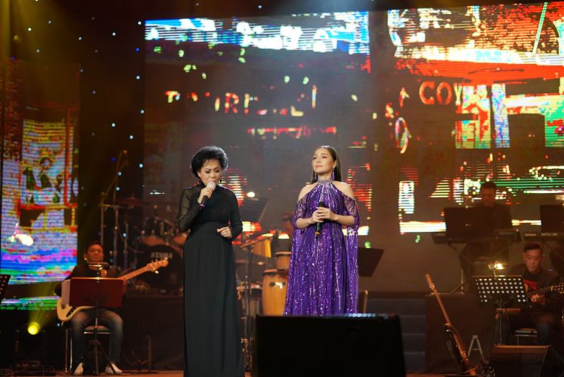 Danh ca Giao Linh - Lâm Nguyệt Ánh: Hai thế hệ, hai giọng ca hòa quyện vào nhau trong từng nốt nhạc, từng giai điệu
