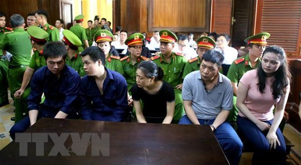 Các bị cáo trong băng nhóm ma túy hầu tòa ngày 7-5-2019. Ảnh: Thành Chung/TTXVN