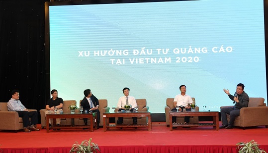 Chi phí in tăng cao, nguồn thu từ quảng cáo sụt giảm đang khiến các cơ quan báo in gặp khó khăn với bài toán kinh tế (ảnh: Minh Sơn)