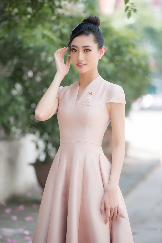 Lương Thùy Linh rất tích cực tham gia các hoạt động cộng đồng, các chương trình thiện nguyện Lương Thùy Linh rất tích cực tham gia các hoạt động cộng đồng, các chương trình thiện nguyện