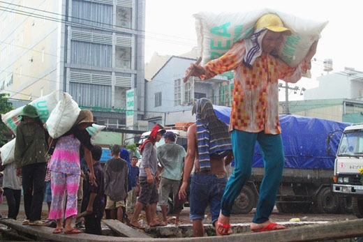 Phụ nữ làm việc không được trả lương và trả lương thấp trong thời đại COVID-19 - ảnh 2