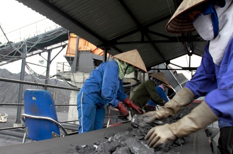 Phụ nữ tham gia rất nhiều công việc nhưng nam giới nhưng thường bị trả lương thấp hơn