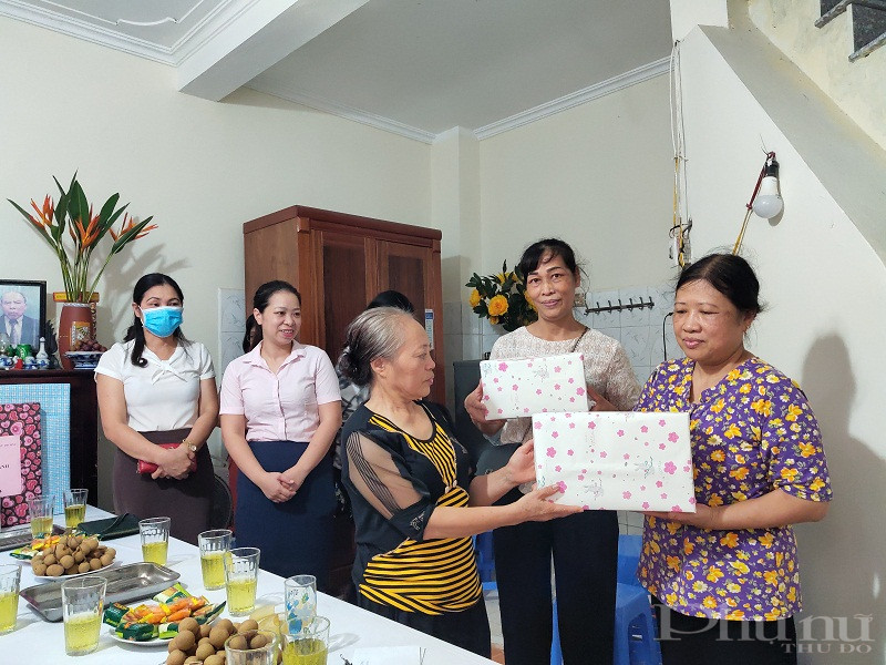 Hội LHPN quận Tây Hồ bàn giao " Mái ấm tình thương" cho hội viên có hoàn cảnh khó khăn - ảnh 6