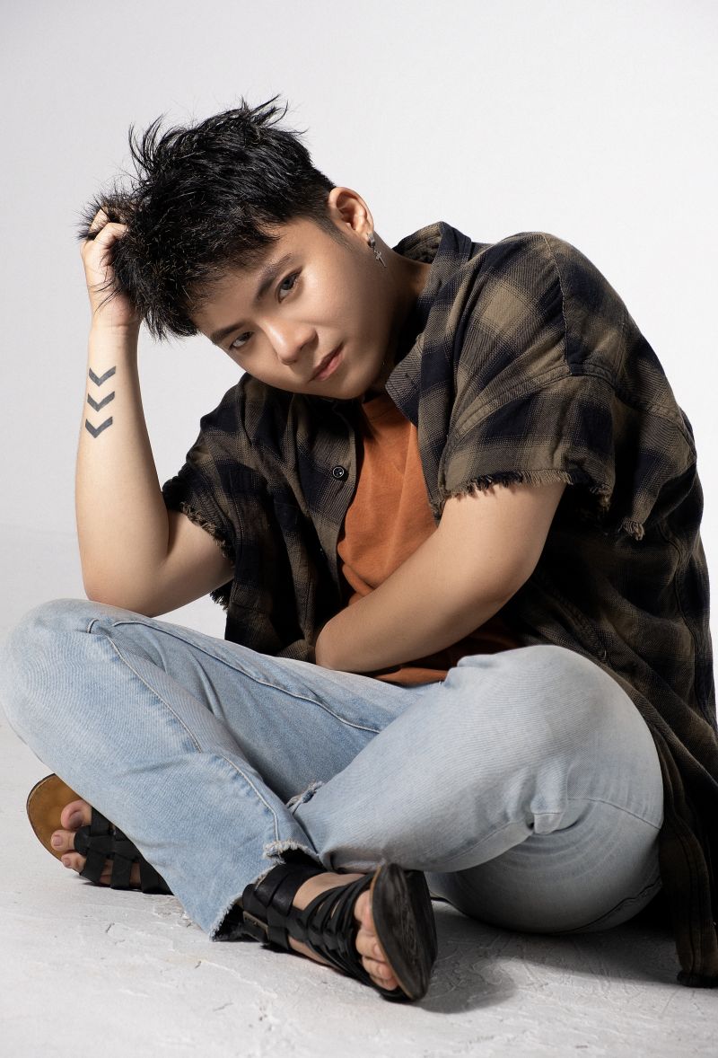 Vương Chí Bảo khiến cho nhiều fan hâm mộ phải yêu thích, ủng hộ bởi vẻ bề ngoài chỉn chu và thân thiện