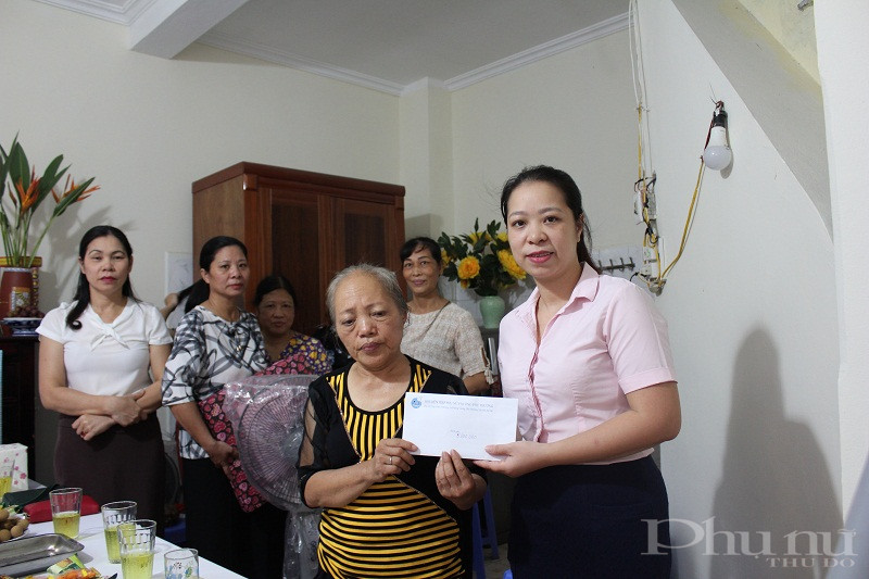 Hội LHPN quận Tây Hồ bàn giao " Mái ấm tình thương" cho hội viên có hoàn cảnh khó khăn - ảnh 5