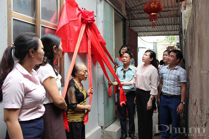 Hội LHPN quận T&acirc;y Hồ b&agrave;n giao 