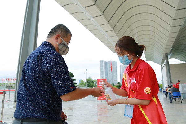 Khuyến cáo người dân tự giác cách ly, khai báo y tế - ảnh 1