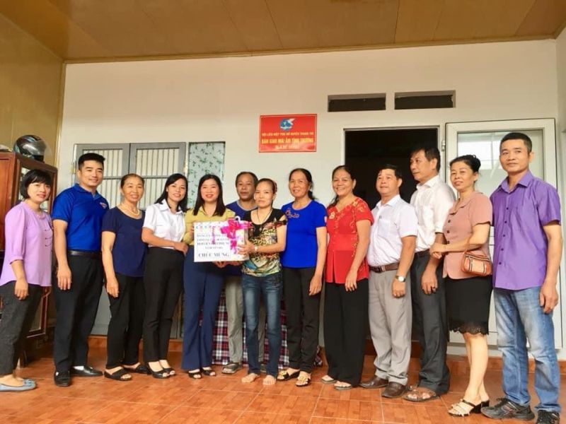 Chị Thúy  đã gửi lời cảm ơn tới chị em hội viên phụ nữ và đoàn thể chính quyền đã luôn quan tâm giúp đỡ những hoàn cảnh khó khăn Chị Thúy  đã gửi lời cảm ơn tới chị em hội viên phụ nữ và đoàn thể chính quyền đã luôn quan tâm giúp đỡ những hoàn cảnh khó khăn
