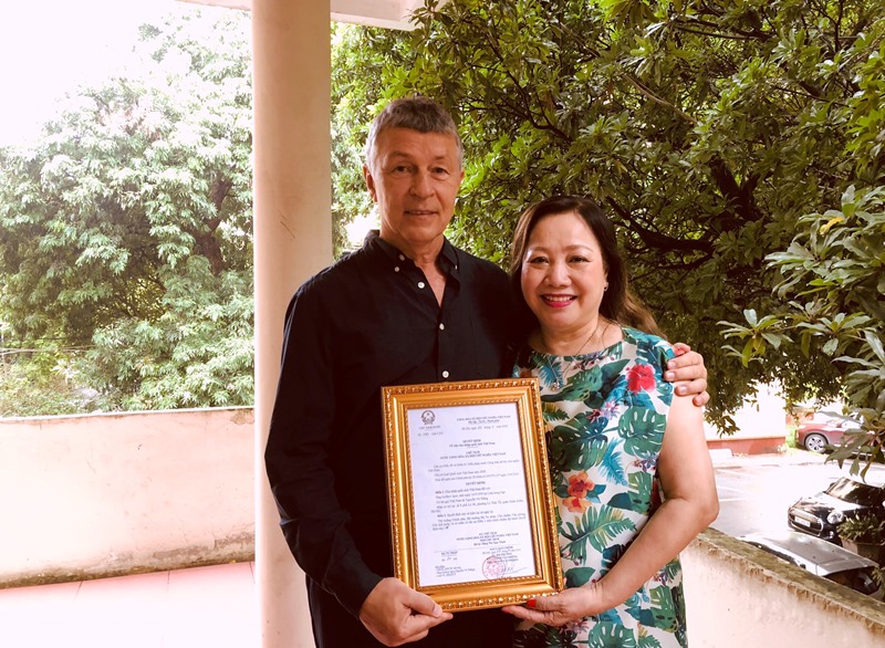 Vợ chồng ông Nguyễn Vũ Thắng