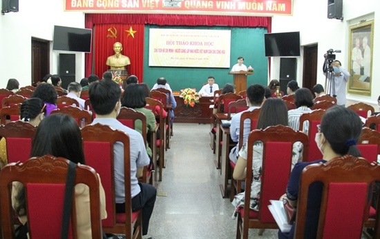Hội thảo với chủ đề 