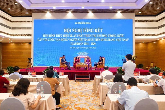 Tại hội nghị, c&aacute;c đại biểu thảo luận, đề xuất phương hướng, mục ti&ecirc;u trong thời gian tới.