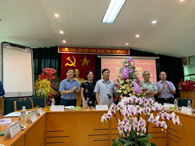 Lãnh đạo Ban Tuyên giáo Thành ủy và Sở Thông tin và Truyền thông Hà Nội chúc mừng báo An ninh THủ đô.