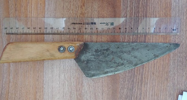 Con dao mà Vũ sử dụng để đe dọa, cướp xe (Ảnh: CA) Con dao mà Vũ sử dụng để đe dọa, cướp xe (Ảnh: CA)