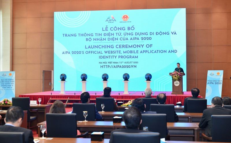 Chủ tịch Quốc hội Nguyễn Thị Kim Ngân phát biểu tại buổi lễ. Ảnh: VGP/Đoàn Bắc