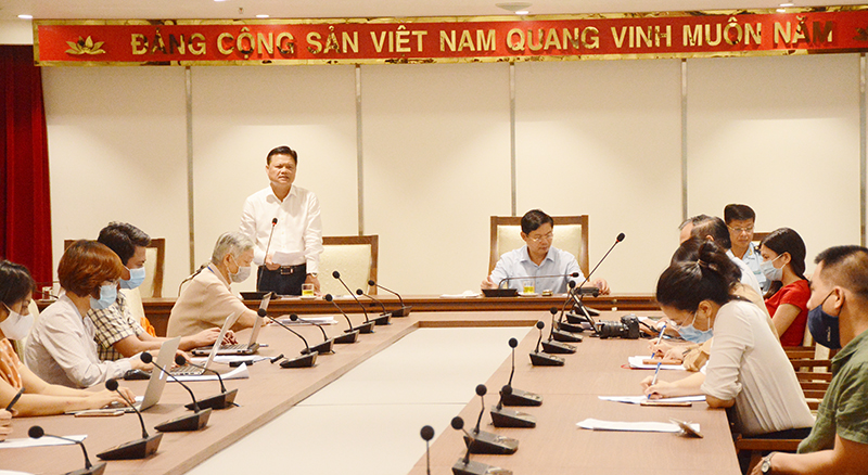 Trưởng Ban Tổ chức Thành ủy Vũ Đức Bảo thông tin tại giao ban báo chí.