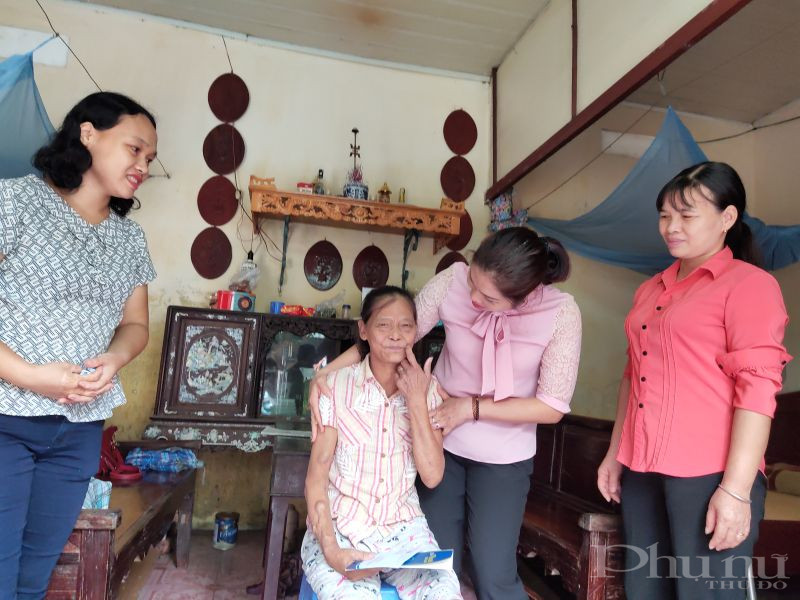 Món quà không lớn những thể hiện sự chia sẻ chung tay giúp đỡ của các nhà hảo tâm, bạn đọc và của cán bộ hội viên phụ nữ trên địa bàn Thủ đô .