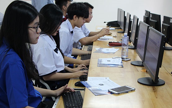 Học trung cấp nghề cũng là một lựa chọn vào đời tốt đối với nhiều học sinh đã hoàn thành chương trình THCS. (Ảnh: học sinh trường Trung cấp Kế toán Hà  Nội)