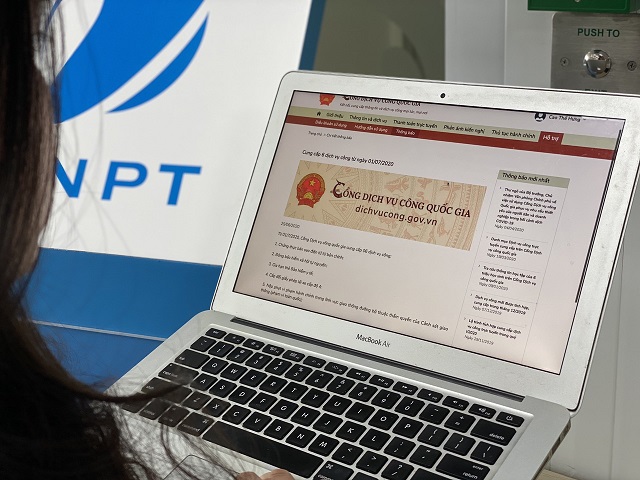 Nộp lệ phí trước bạ và nộp