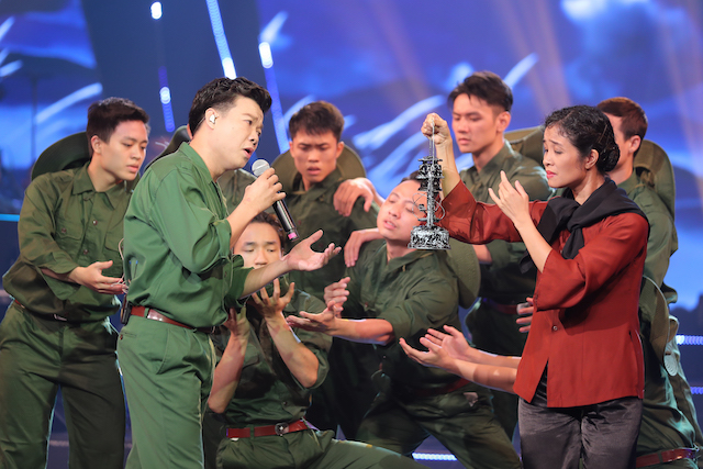 Ca sĩ Vũ Thắng Lợi với 