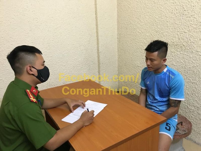 Đối tượng Nguyễn Tiến Hân tại cơ quan công an