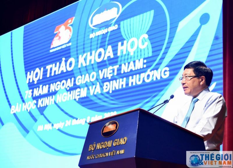 Phó Thủ tướng, Bộ trưởng Ngoại giao Phạm Bình Minh phát biểu khai mạc Hội thảo khoa học 75 năm ngoại giao Việt Nam: Bài học kinh nghiệm và định hướng.