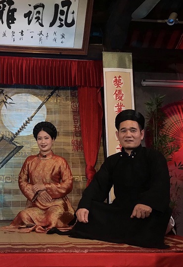 Hai anh em nghệ nhân Nguyễn Văn Khuê, Nguyễn Thúy Hòa thuộc Giáo phường Ca trù Thái Hà