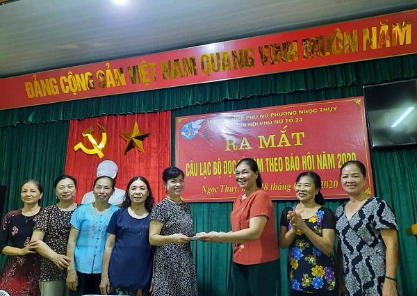 Hội LHPN phường Ngọc Thụy thành lập CLB “Đọc và làm theo báo Hội”