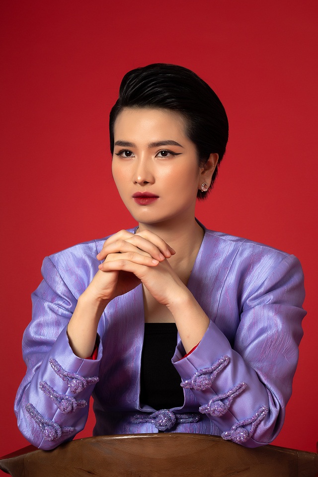 Sau n&agrave;y, Cao Th&ugrave;y Dương đ&atilde; b&aacute;n đồ hiệu kh&ocirc;ng d&ugrave;ng đến lấy tiền l&agrave;m từ thiện