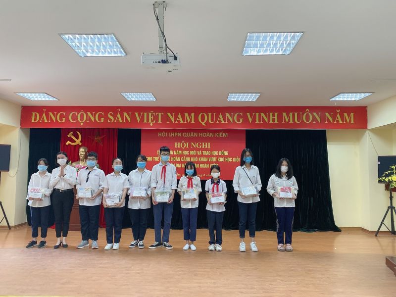 Những món quà tuy nhỏ bé nhưng đó là nguồn động viên tinh thần cho gia đình hội viên và các trẻ em có hoàn cảnh khó khăn trên địa bàn quân.